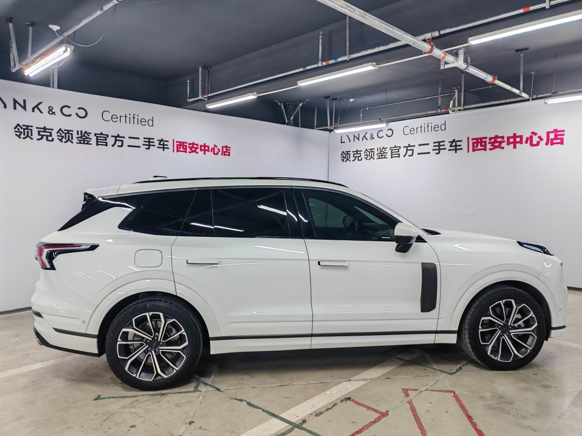 領(lǐng)克 領(lǐng)克09新能源  2021款 2.0T PHEV Halo 六座圖片