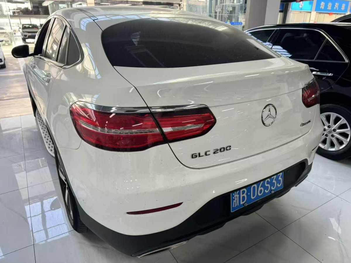 奔馳 奔馳C級  2019款 C 300 轎跑車圖片