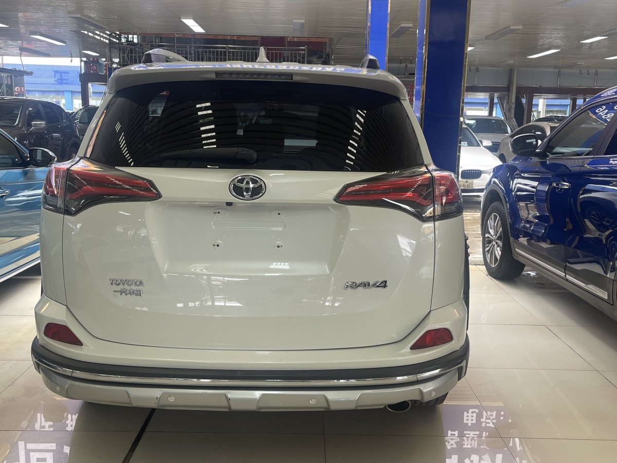 豐田 RAV4  2018款 榮放 2.0L CVT兩驅(qū)風(fēng)尚版圖片