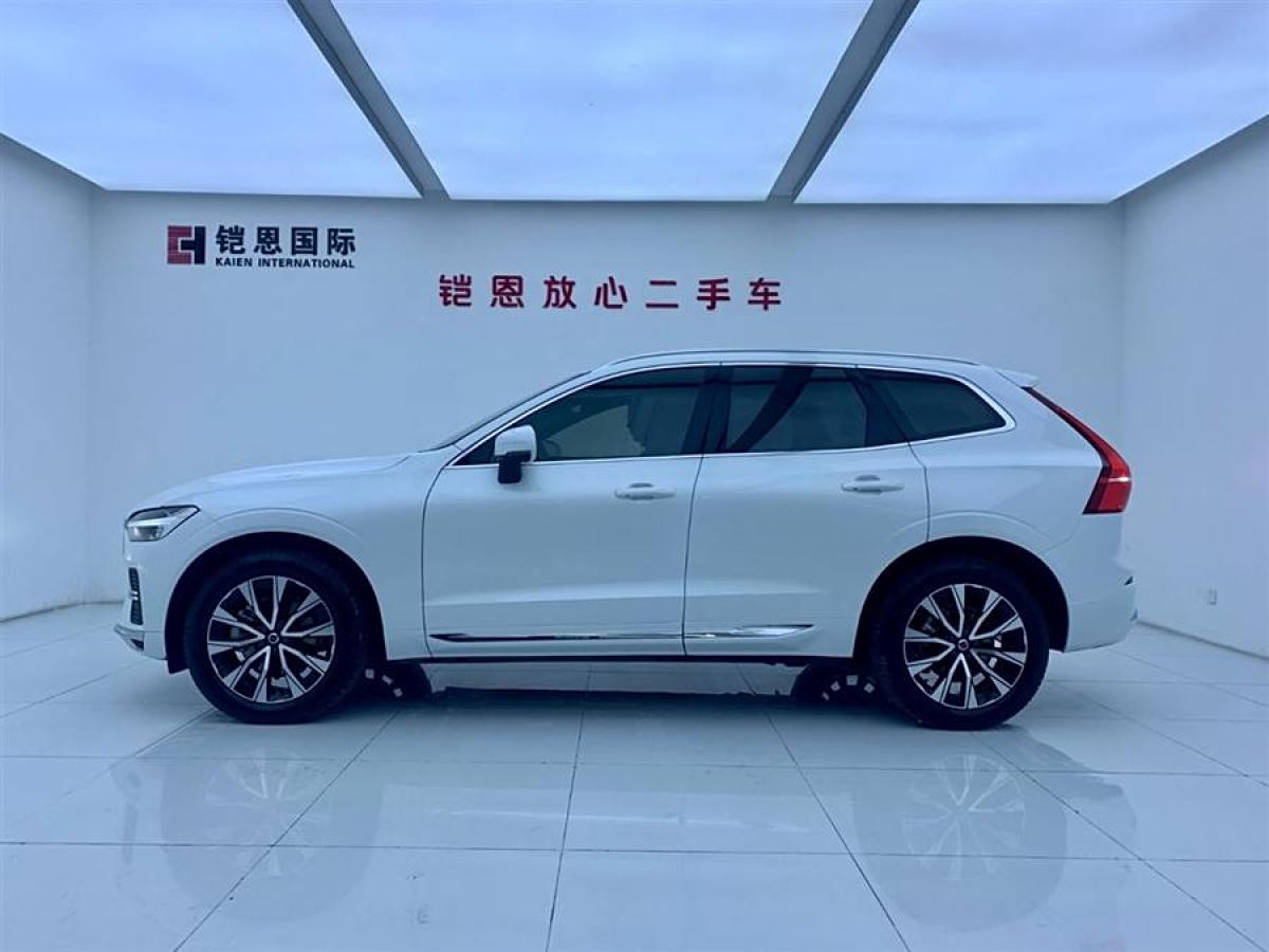 沃爾沃 XC60  2024款 B5 四驅(qū)智遠(yuǎn)豪華版圖片