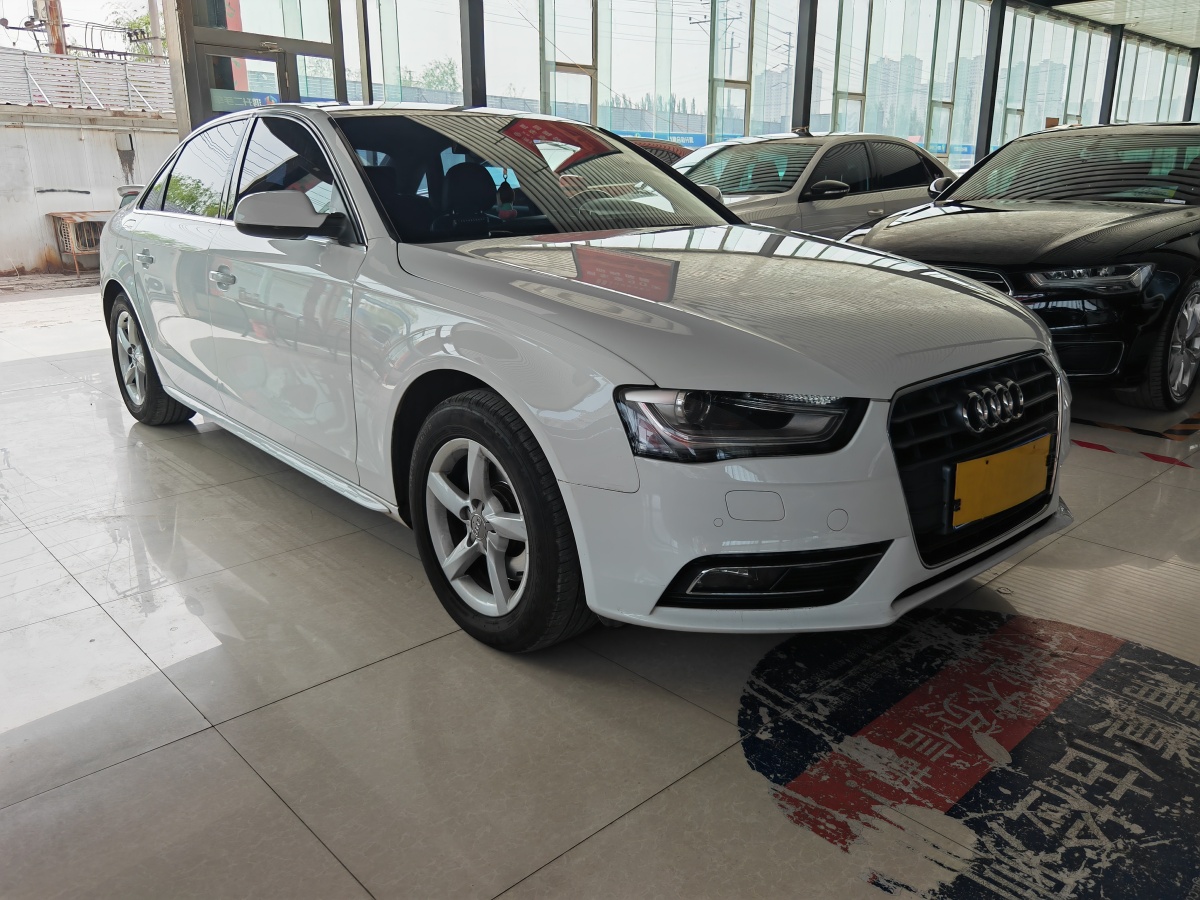 奧迪 奧迪A4L  2013款 35 TFSI 自動(dòng)標(biāo)準(zhǔn)型圖片