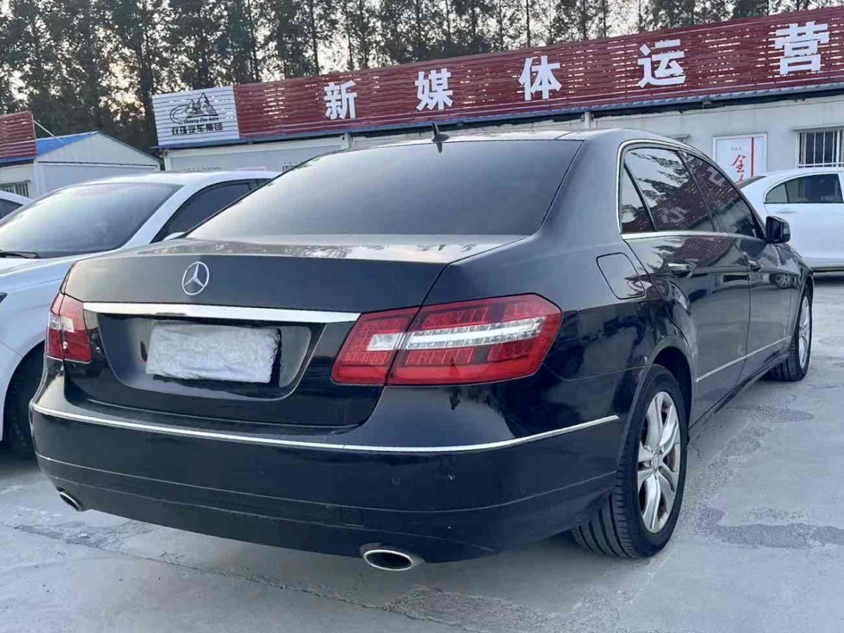 奔馳 奔馳E級  2021款 改款 E 300 L 時尚型圖片