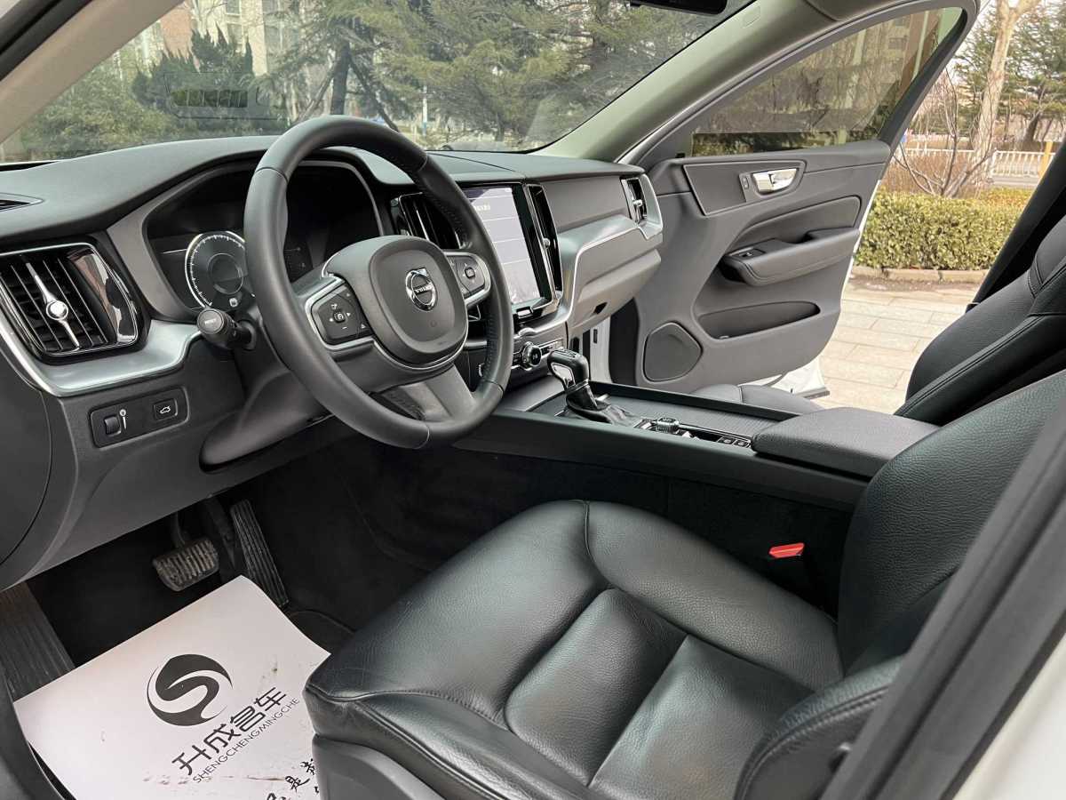 沃爾沃 XC60  2018款 T5 四驅(qū)智逸版圖片