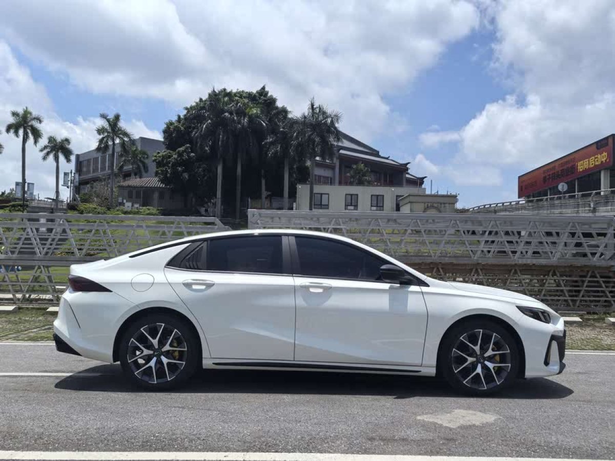 廣汽傳祺 影豹  2021款 270T 影豹J15版圖片