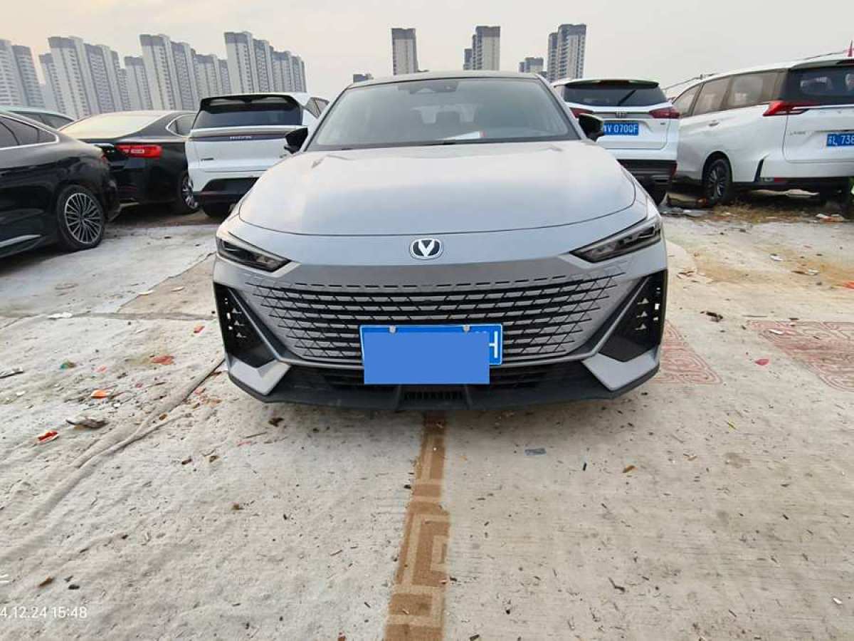 長(zhǎng)安 長(zhǎng)安UNI-V  2024款 1.5T 尊享型圖片