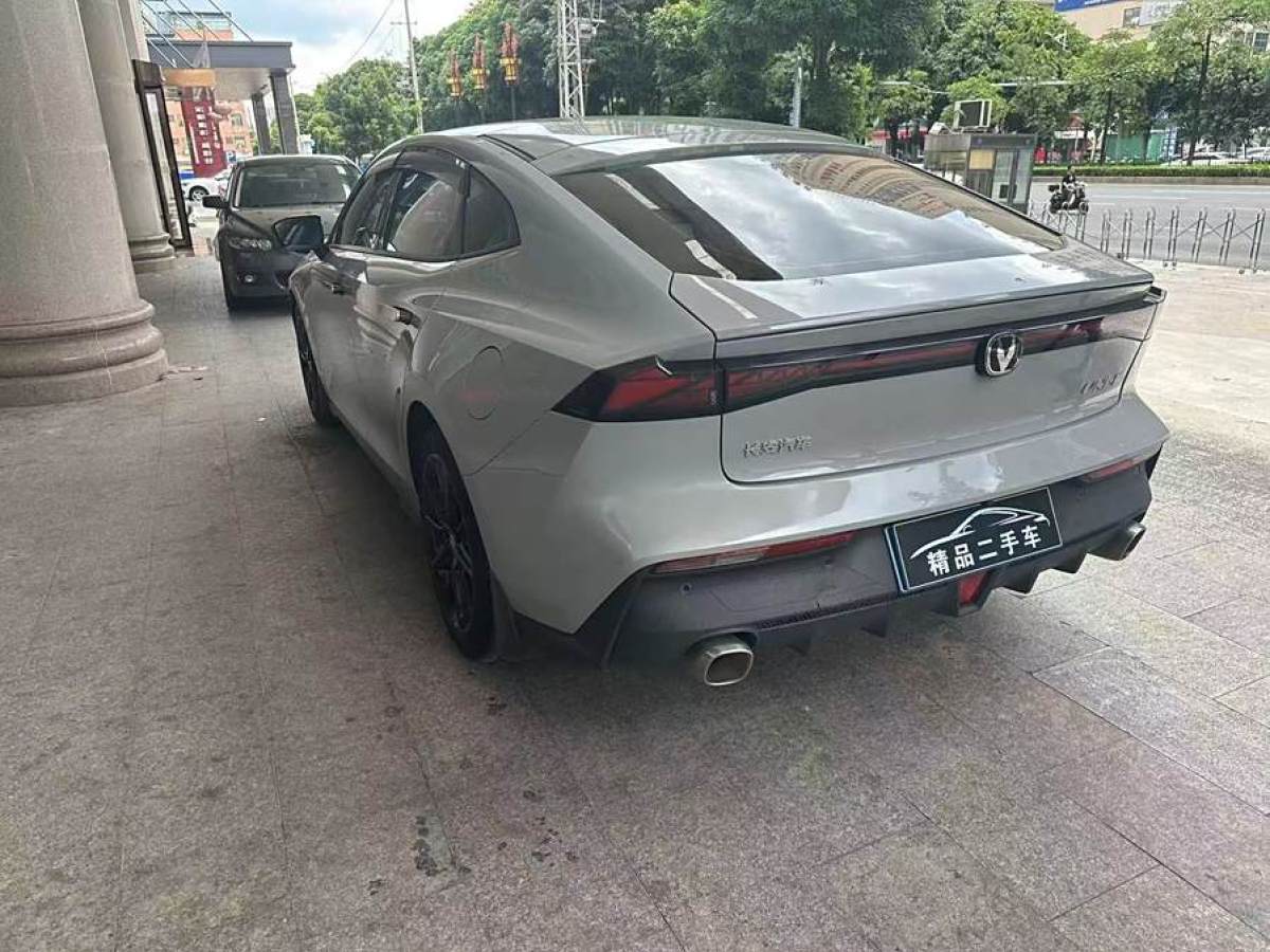 長(zhǎng)安 長(zhǎng)安UNI-V  2022款 1.5T 運(yùn)動(dòng)版圖片