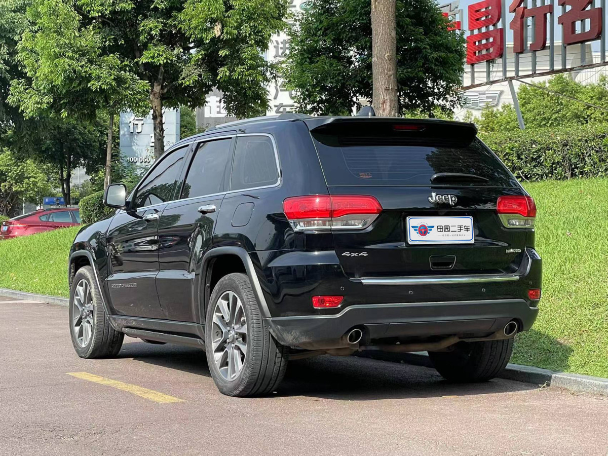 Jeep 大切諾基  2017款 3.0L 舒享導(dǎo)航版圖片