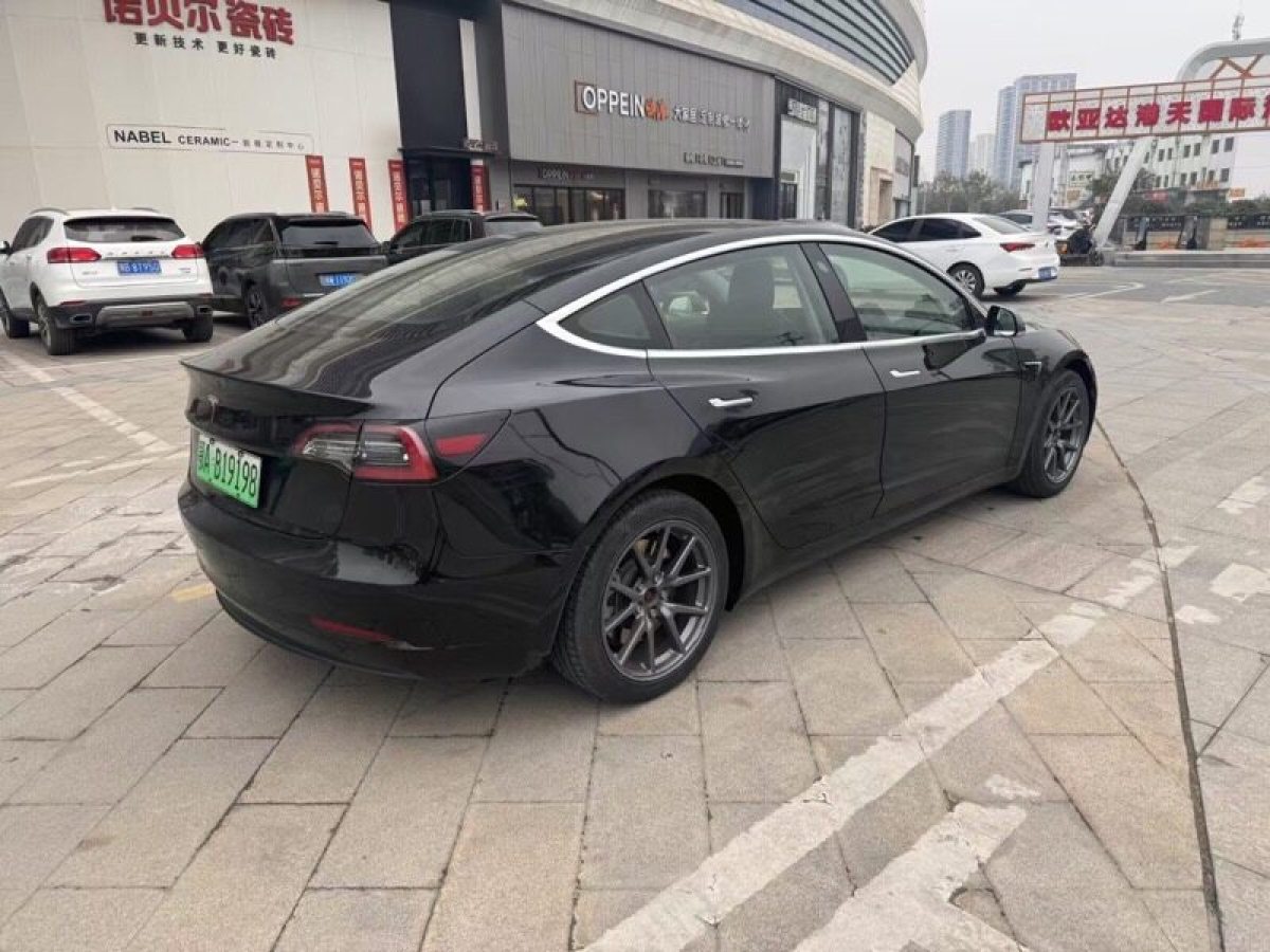 特斯拉 Model 3  2020款 改款 標(biāo)準(zhǔn)續(xù)航后驅(qū)升級(jí)版圖片