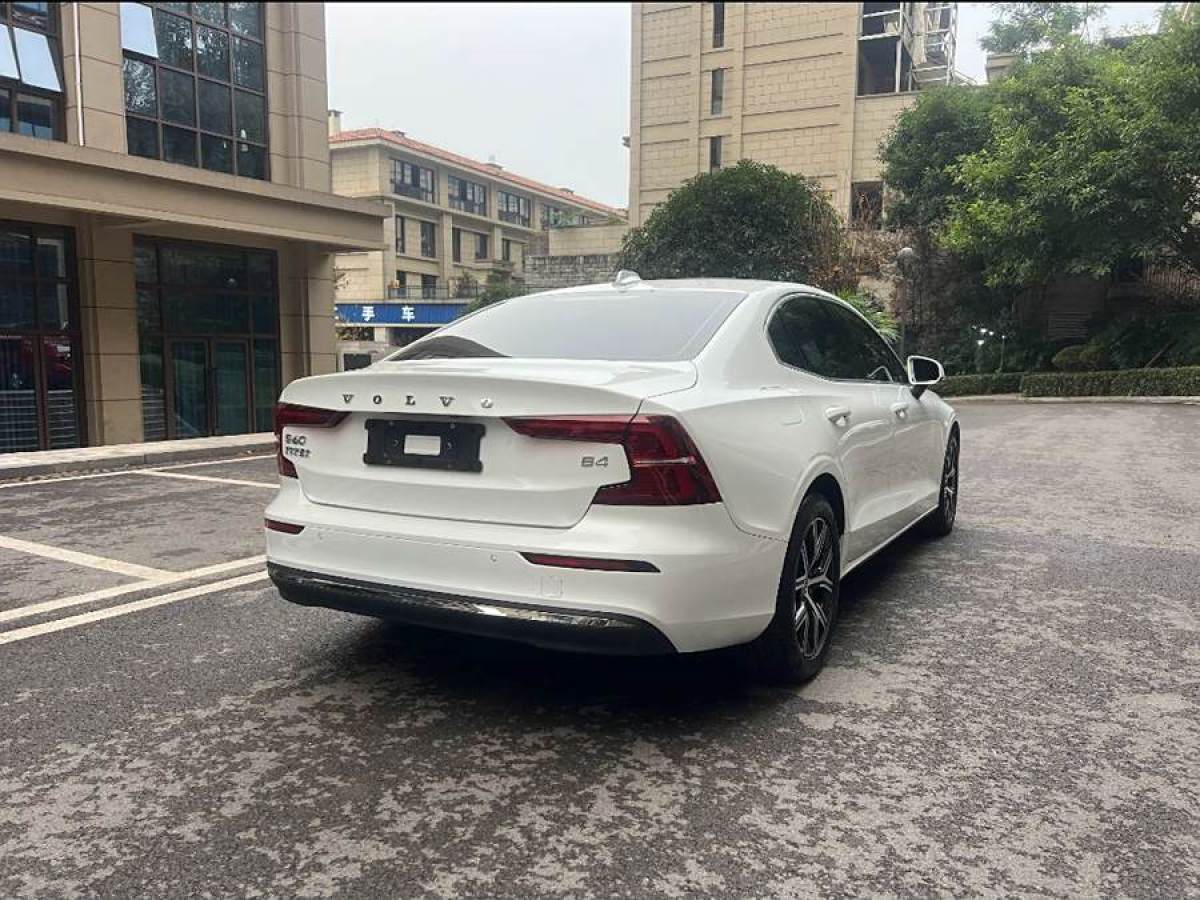 沃爾沃 S60L  2023款 B4 智逸豪華版圖片