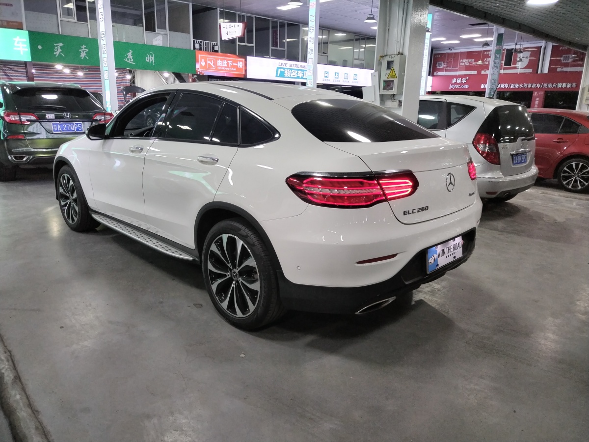 奔馳 奔馳GLC  2022款 改款 GLC 260 4MATIC 轎跑SUV圖片