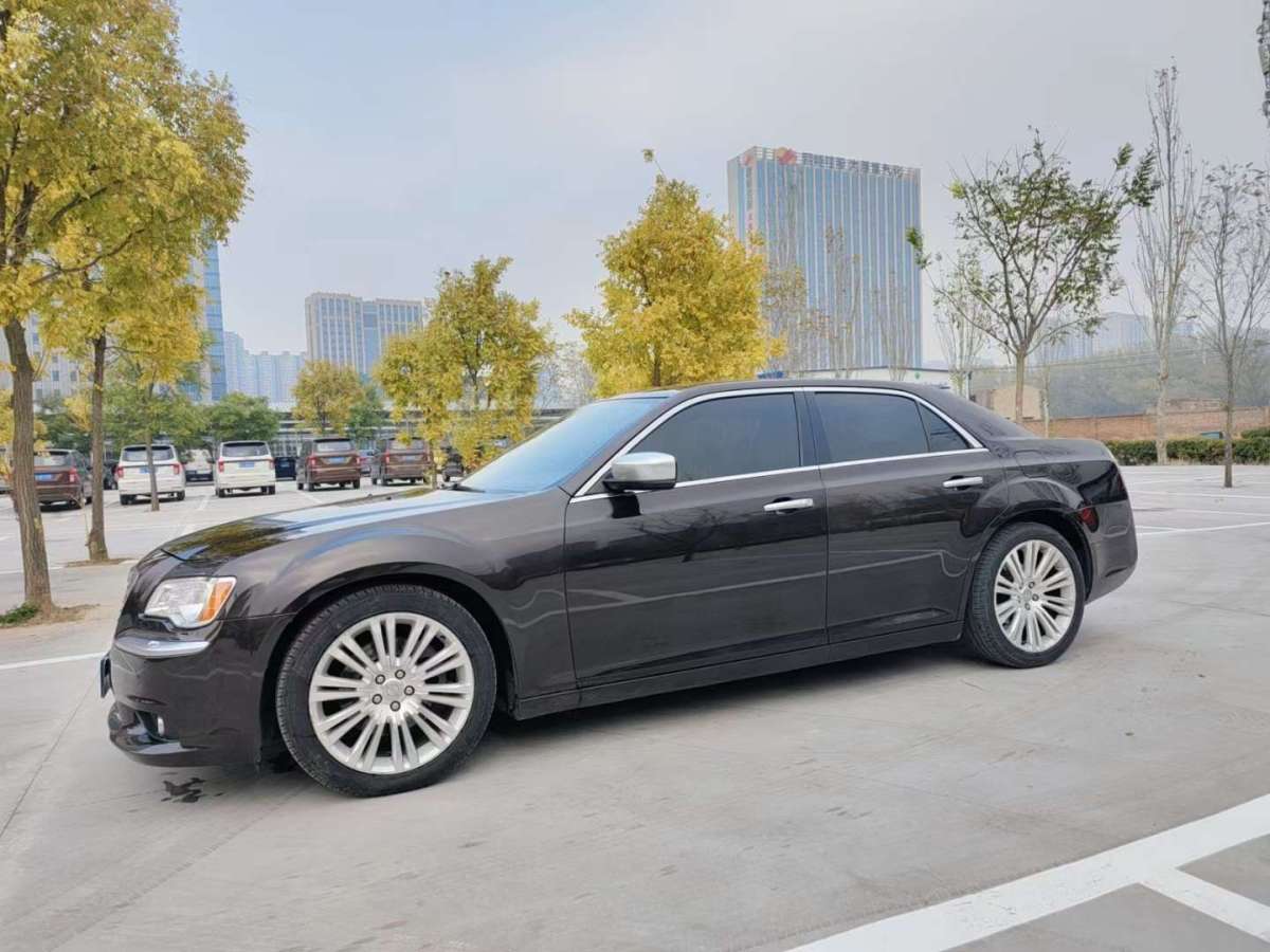 克萊斯勒 300C  2013款 3.6L 尊崇版圖片