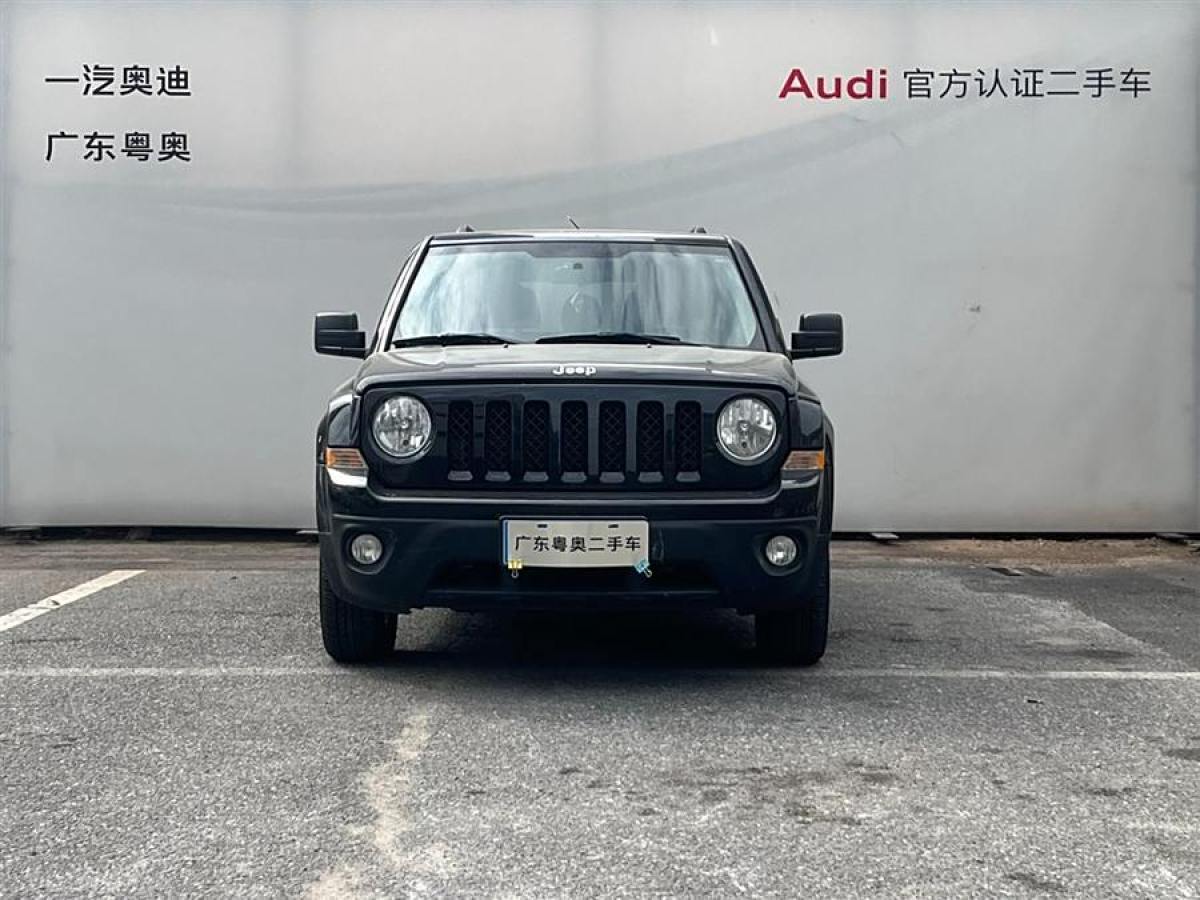 Jeep 自由客  2015款 2.4L 運(yùn)動(dòng)版圖片