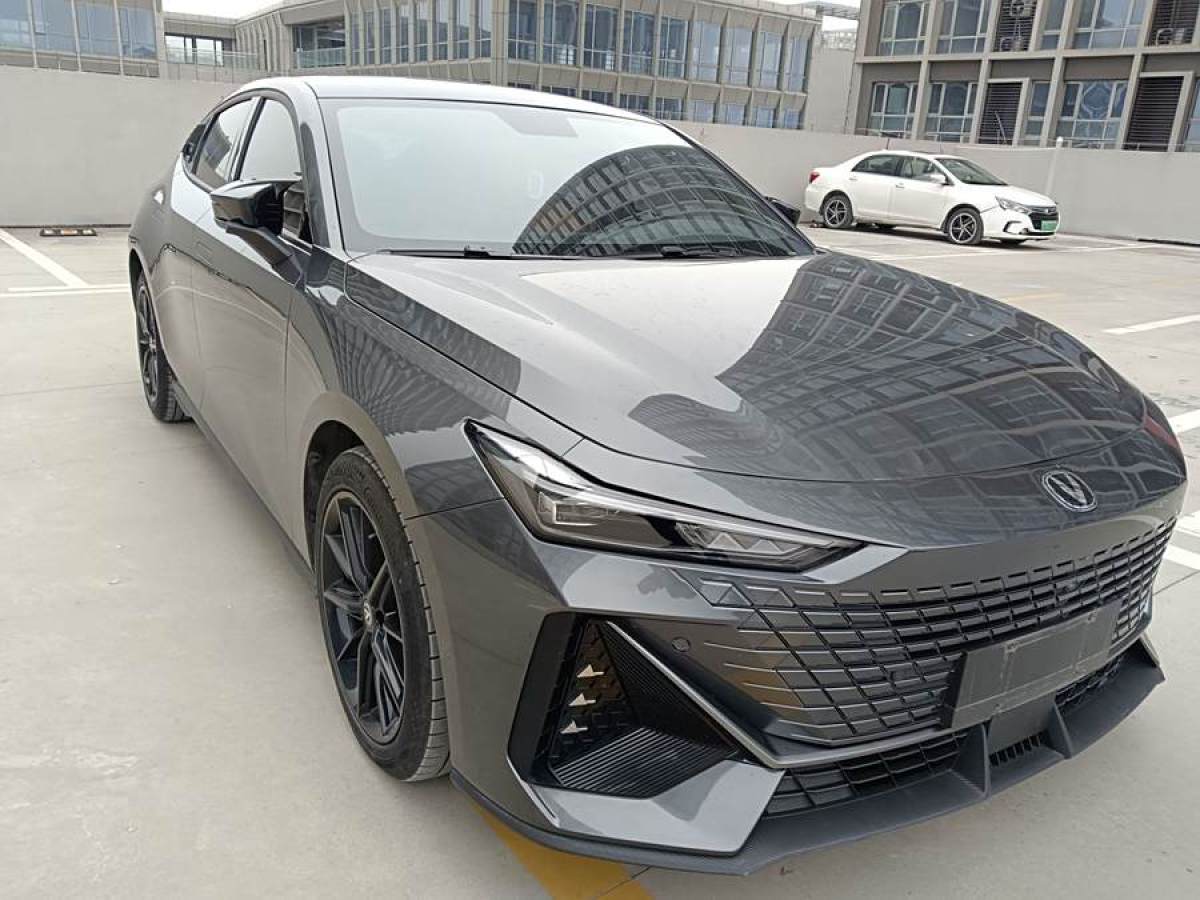 長(zhǎng)安 長(zhǎng)安UNI-V  2022款 1.5T 卓越型圖片