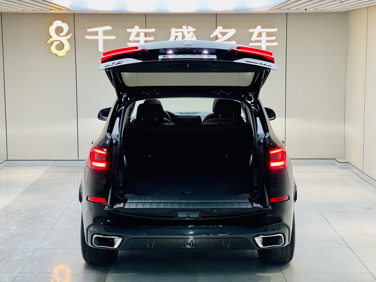 寶馬 寶馬X5  2022款 改款 xDrive 30Li 尊享型M運動套裝圖片