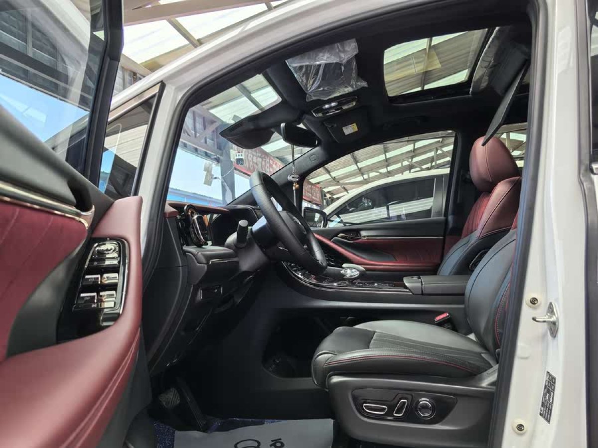 廣汽傳祺 M8  2024款 宗師系列 400T 至尊版圖片