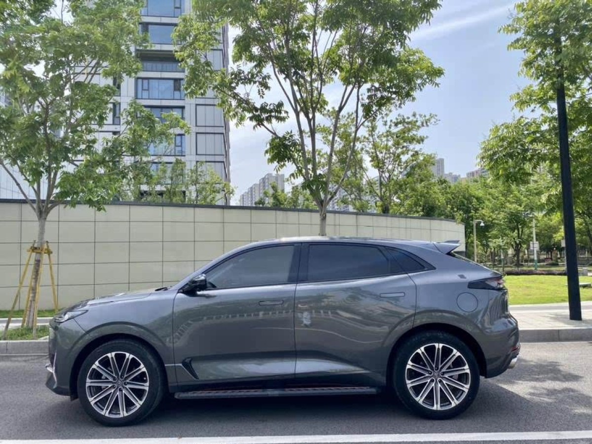 長安 長安UNI-K  2021款 2.0T 尊貴型圖片