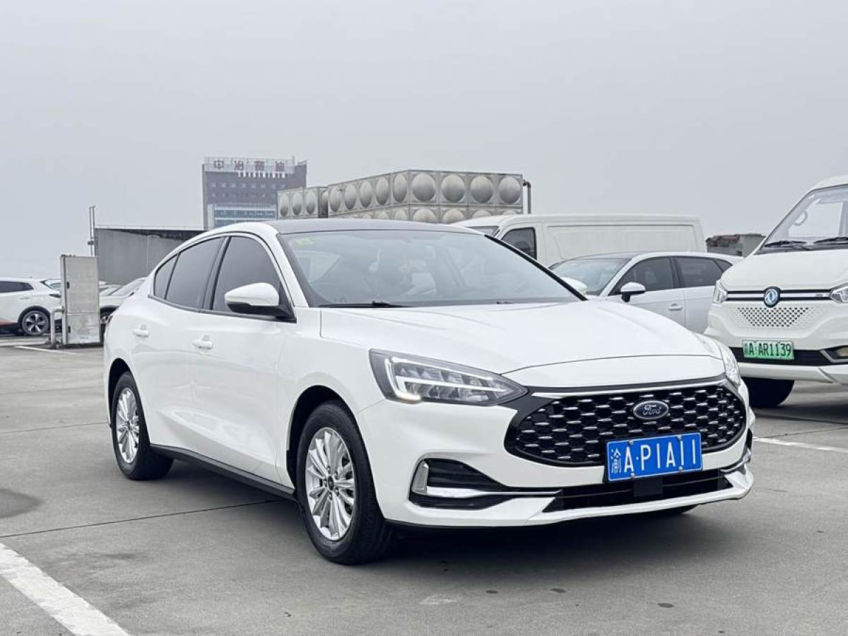 福特 ?？怂? 2021款 三廂 EcoBoost 180 自動(dòng)鋒潮型圖片