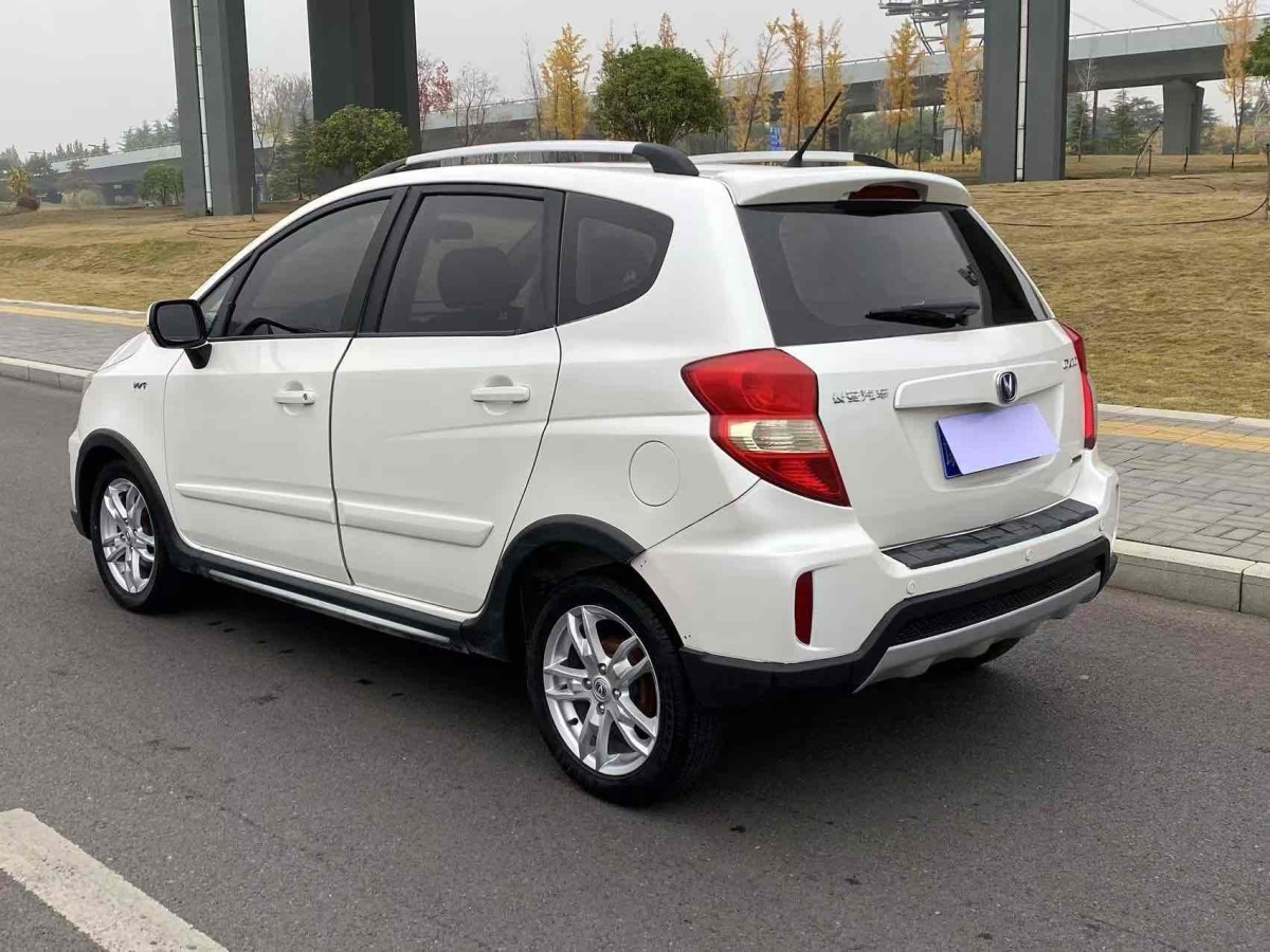 長(zhǎng)安 CX20  2014款 1.4L 手動(dòng)運(yùn)動(dòng)版 國(guó)V圖片