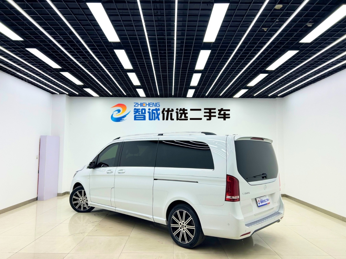 奔馳 V級(jí)  2022款 V 260 L 長軸距豪華版圖片