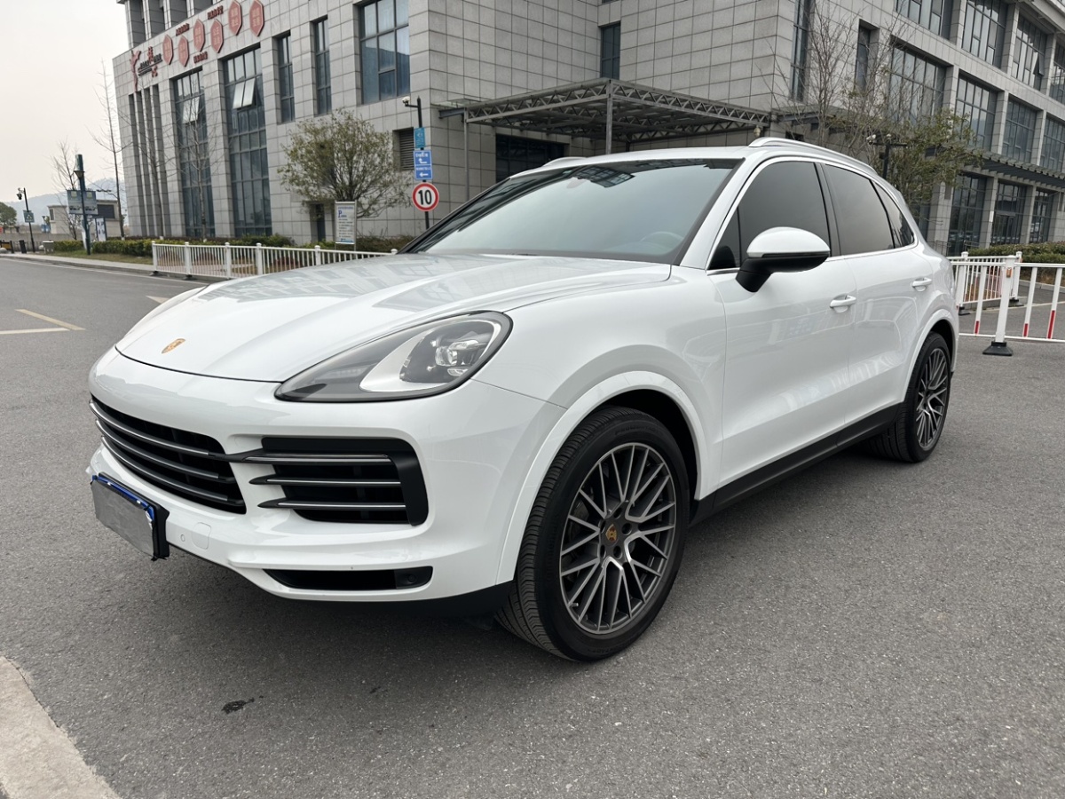 保時(shí)捷 Cayenne  2022款 Cayenne 3.0T 鉑金版圖片