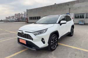 RAV4榮放 豐田 2.0L CVT兩驅(qū)尊貴版