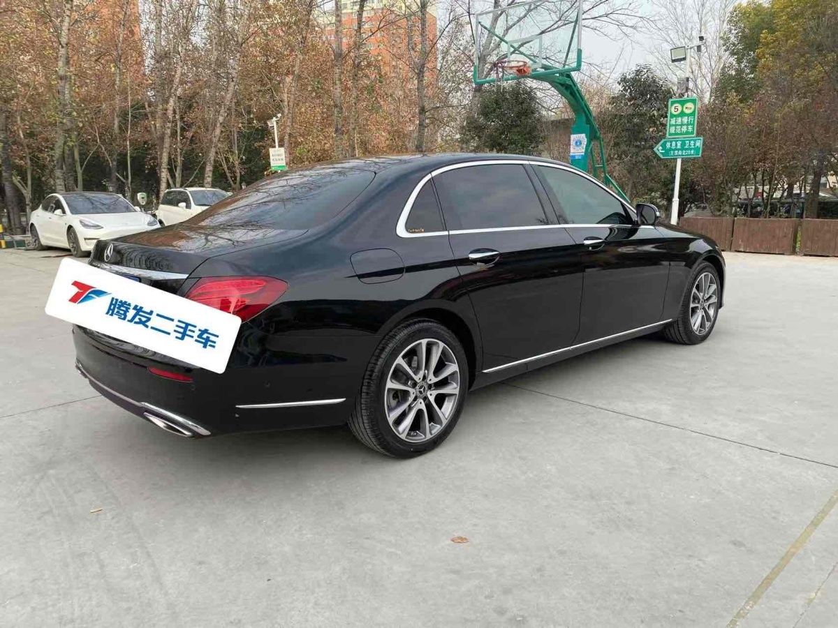 奔馳 奔馳E級(jí)  2019款 改款 E 300 L 豪華型圖片