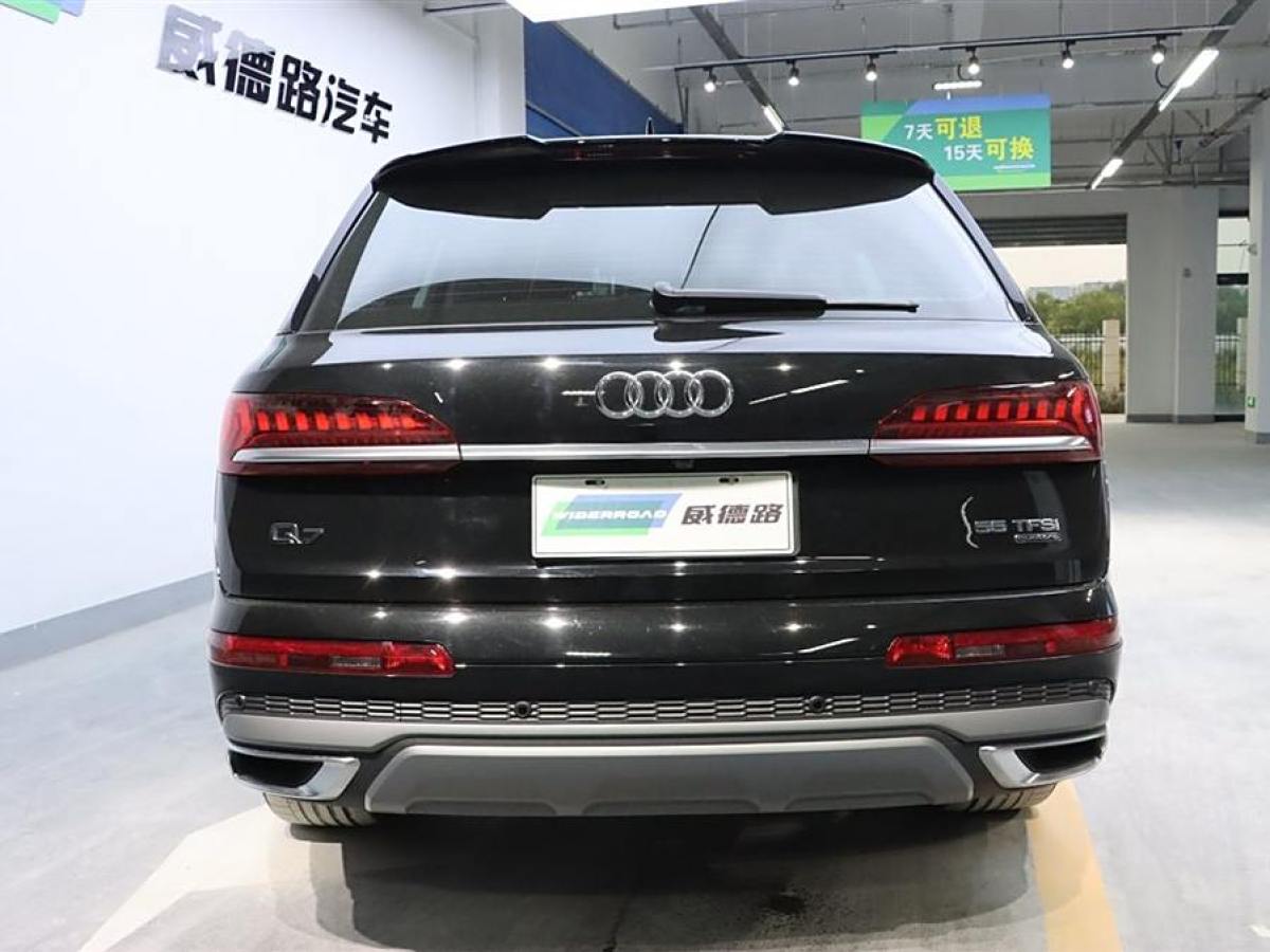 奧迪 奧迪Q7  2023款 55 TFSI quattro S line運(yùn)動(dòng)型圖片