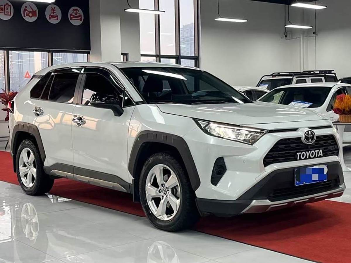 豐田 RAV4榮放  2022款 2.0L CVT四驅(qū)風尚版圖片