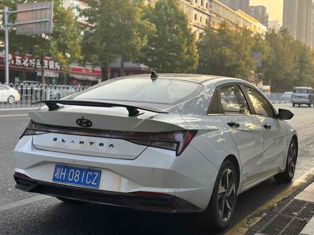 現(xiàn)代 伊蘭特  2022款 1.5L CVT LUX尊貴版圖片