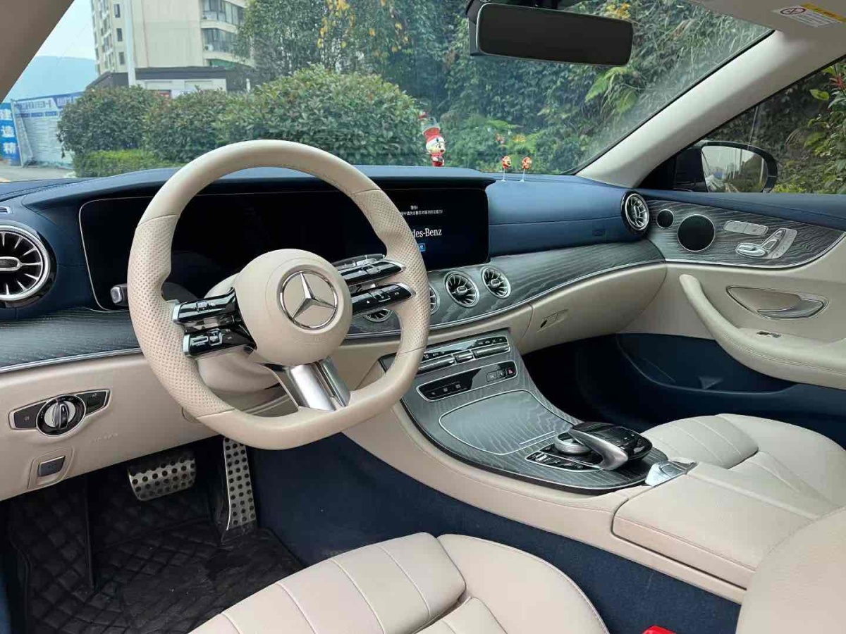 奔馳 奔馳E級(jí)  2021款 改款 E 260 4MATIC 敞篷轎跑車圖片