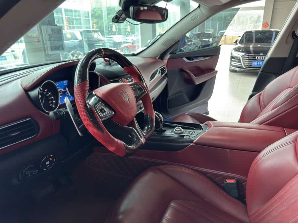 瑪莎拉蒂 Levante  2019款 3.0T 350Hp 標(biāo)準(zhǔn)版 國VI圖片