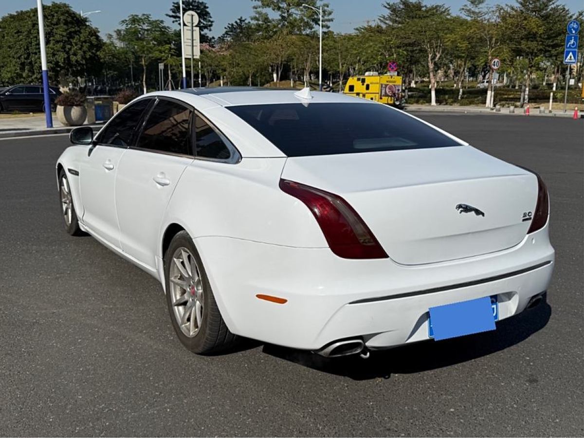 捷豹 XJ  2014款 XJL 2.0T 兩驅(qū)全景商務(wù)版圖片