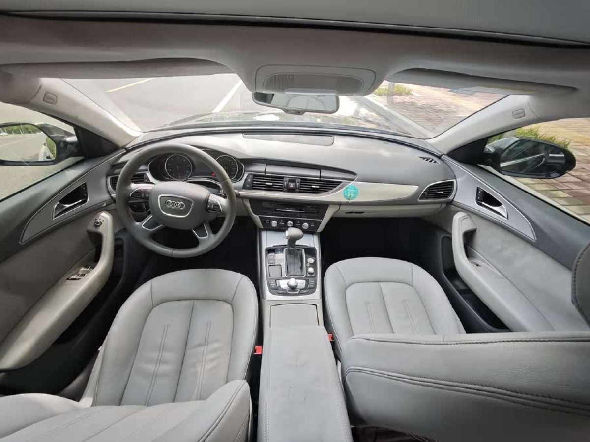 奧迪 奧迪A6L  2014款 TFSI 標(biāo)準(zhǔn)型圖片