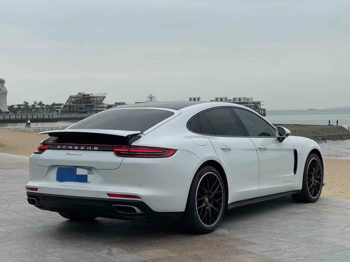 保時(shí)捷 Panamera 圖片