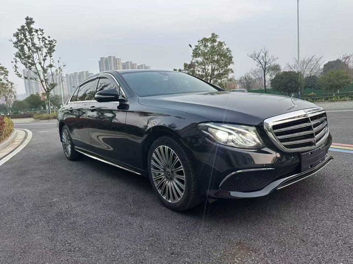 奔馳 奔馳E級(jí)  2020款 E 300 L 豪華型圖片