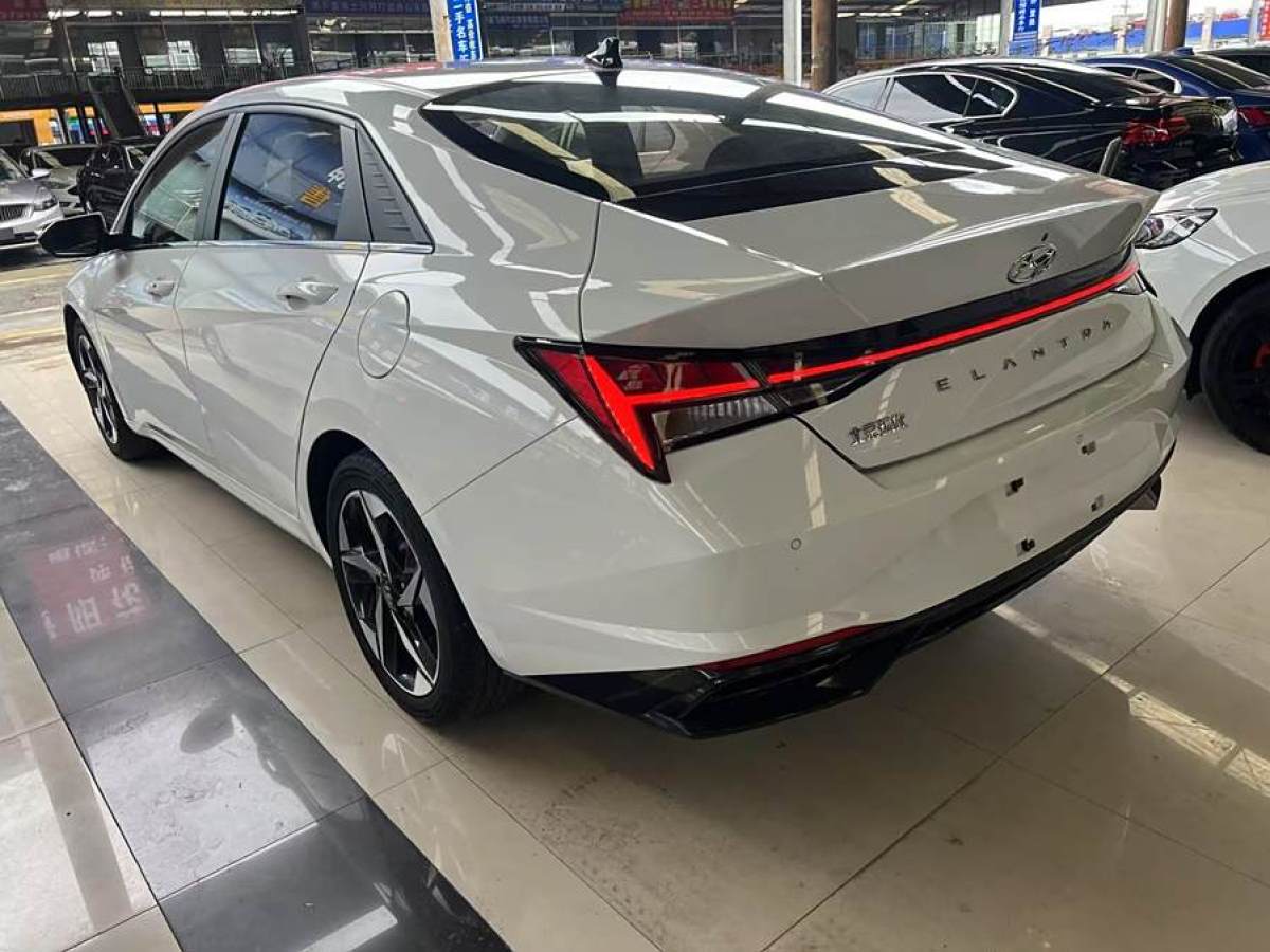 現(xiàn)代 伊蘭特  2021款 1.5L LUX尊貴版圖片