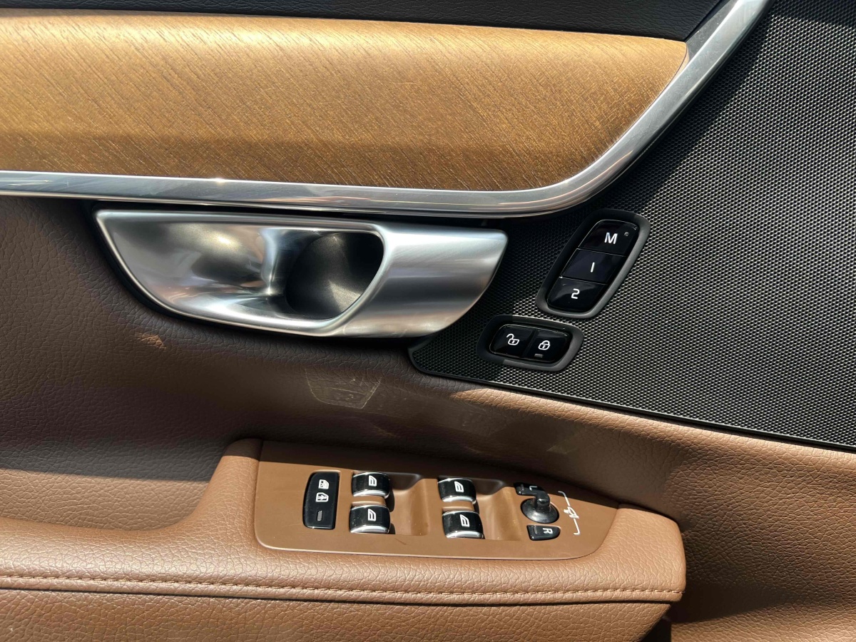 2019年10月沃爾沃 S90  2020款 改款 T5 智逸豪華版
