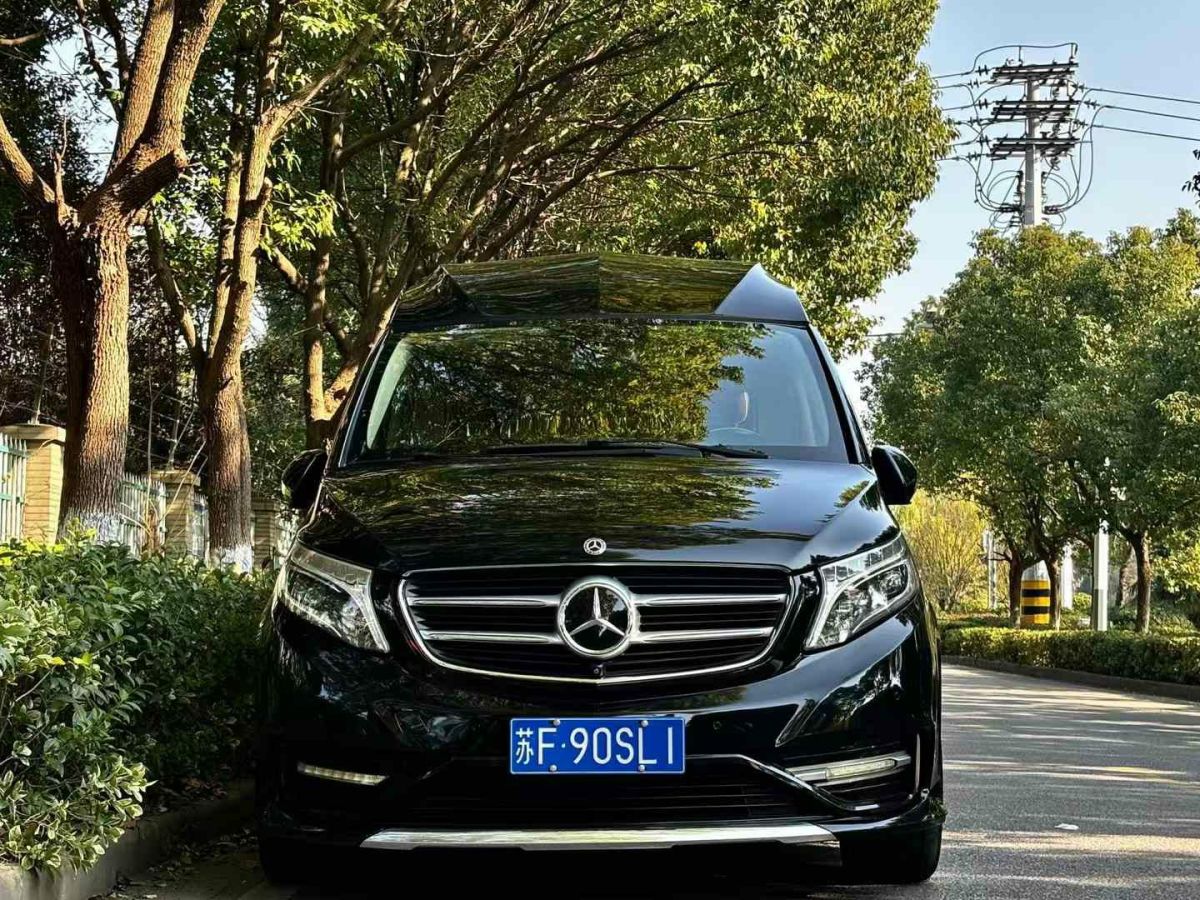 奔馳 奔馳A級(jí)  2019款  A 220 L 4MATIC 運(yùn)動(dòng)轎車圖片