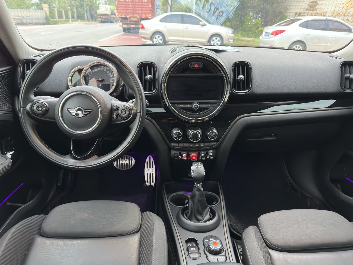 MINI COUNTRYMAN  2019款 2.0T COOPER S ALL4 經(jīng)典派圖片