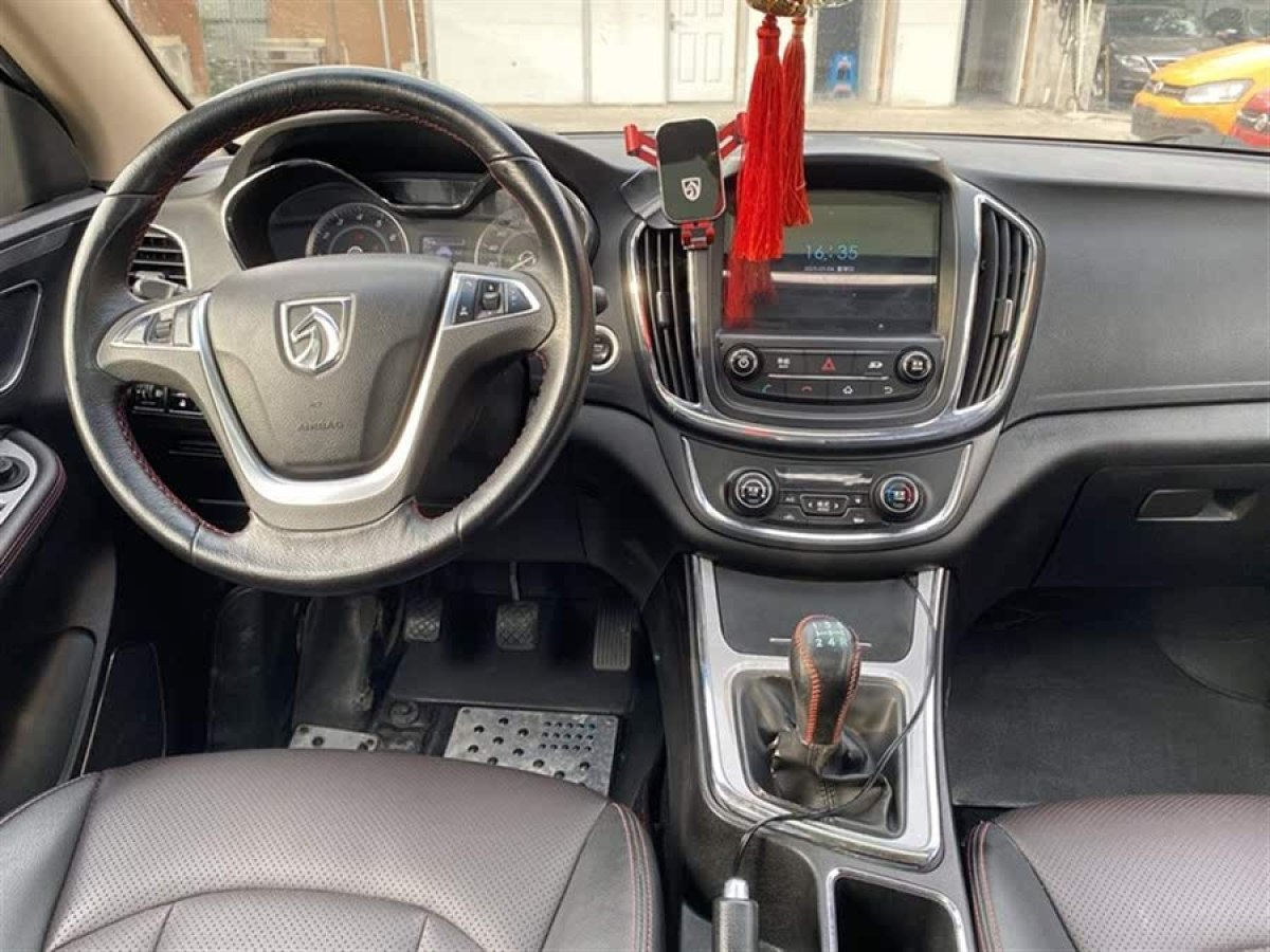 寶駿 560  2015款 1.8L 手動(dòng)豪華型圖片