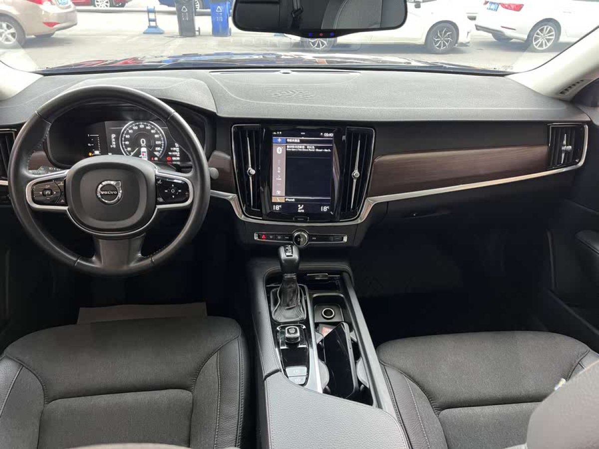 沃爾沃 S90  2018款 T4 智逸版圖片