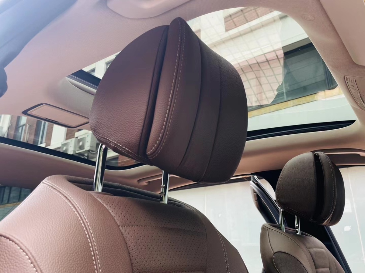 奔驰 奔驰E级  2018款 E 300 L 运动时尚型图片