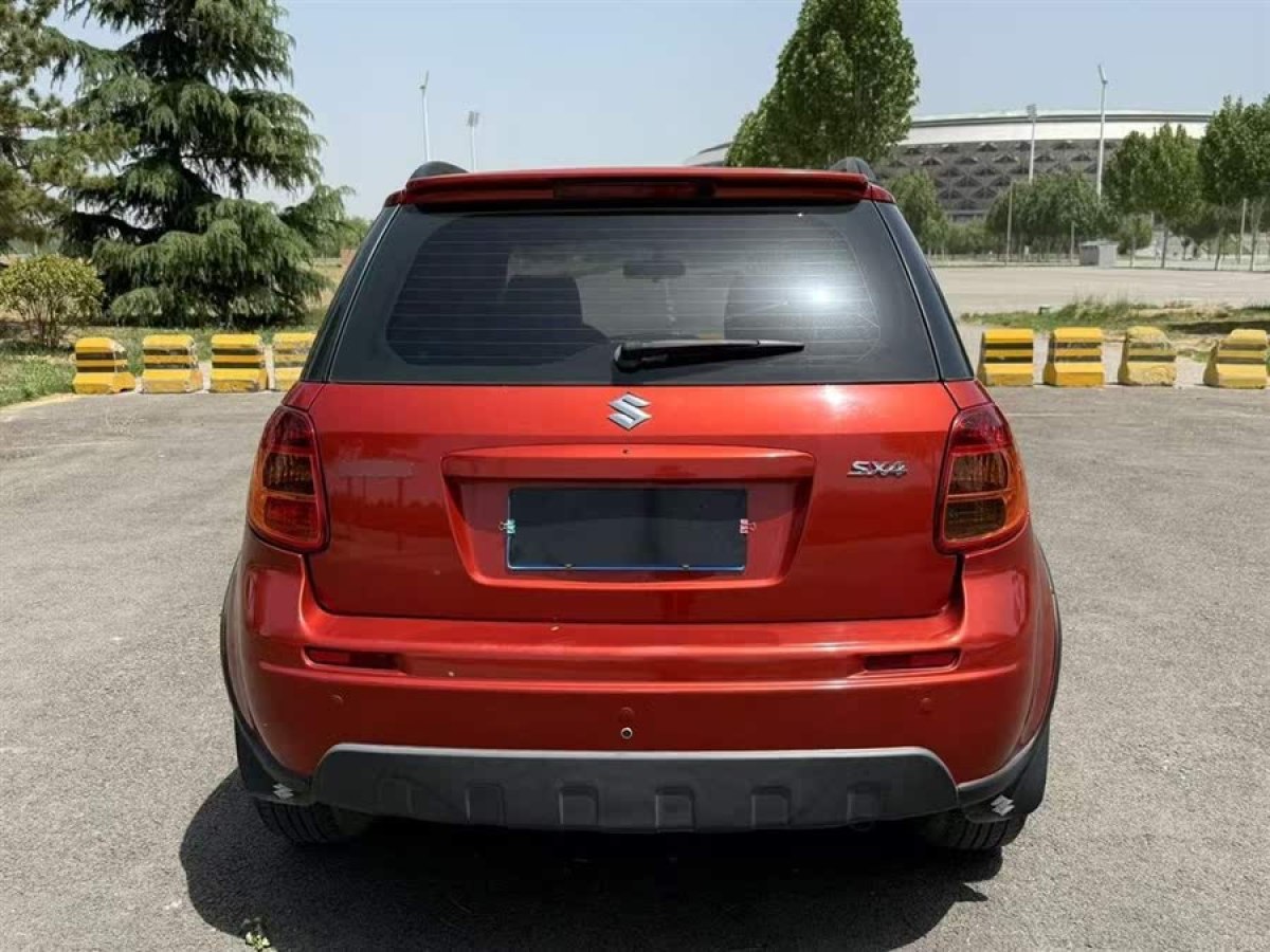 鈴木 天語  2016款 SX4 1.6L 兩廂經(jīng)典型圖片