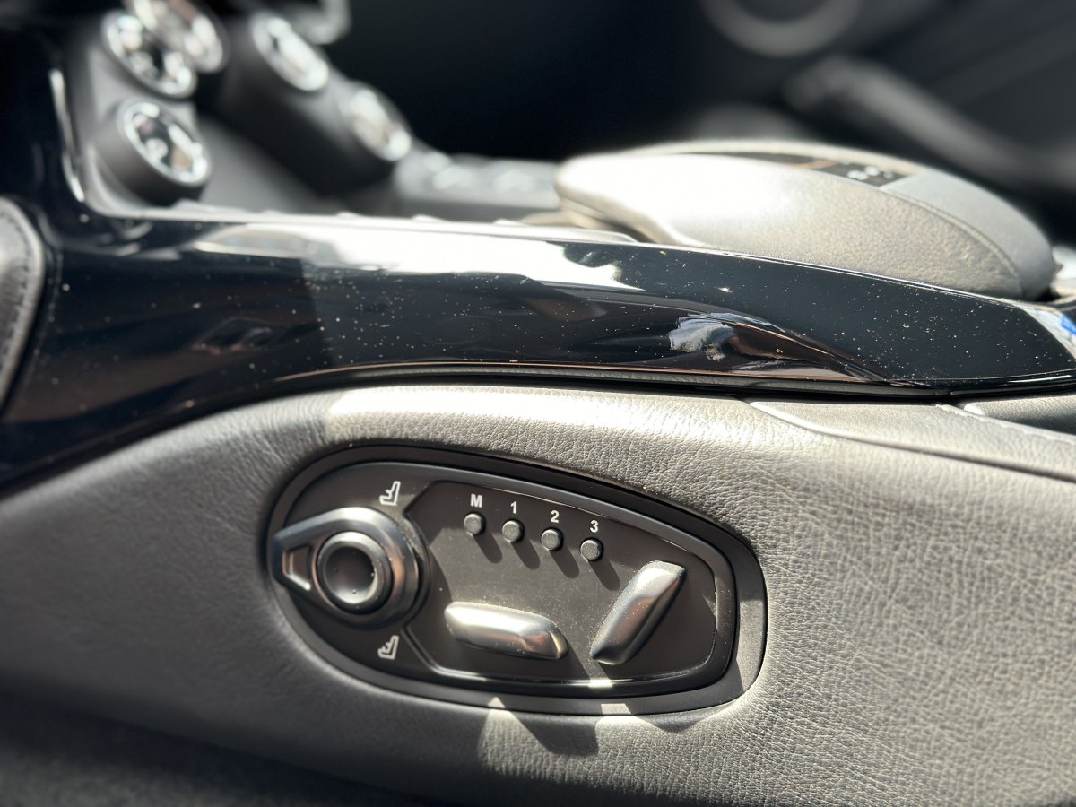 阿斯顿·马丁 V8 Vantage  2020款 4.0T V8 Coupe图片