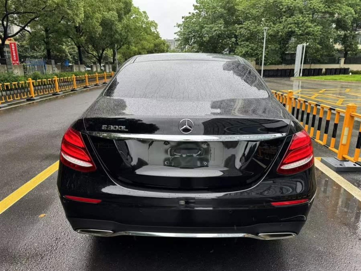 奔馳 奔馳E級  2016款 E 300 L 運(yùn)動豪華型圖片