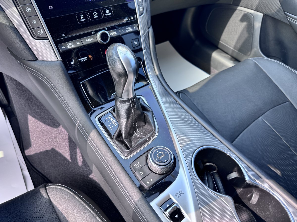 英菲尼迪 Q50  2014款 2.0T 豪華版圖片