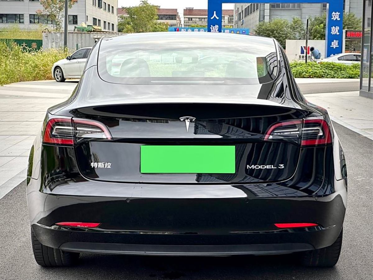 特斯拉 Model Y  2021款 改款 標(biāo)準(zhǔn)續(xù)航后驅(qū)升級(jí)版圖片