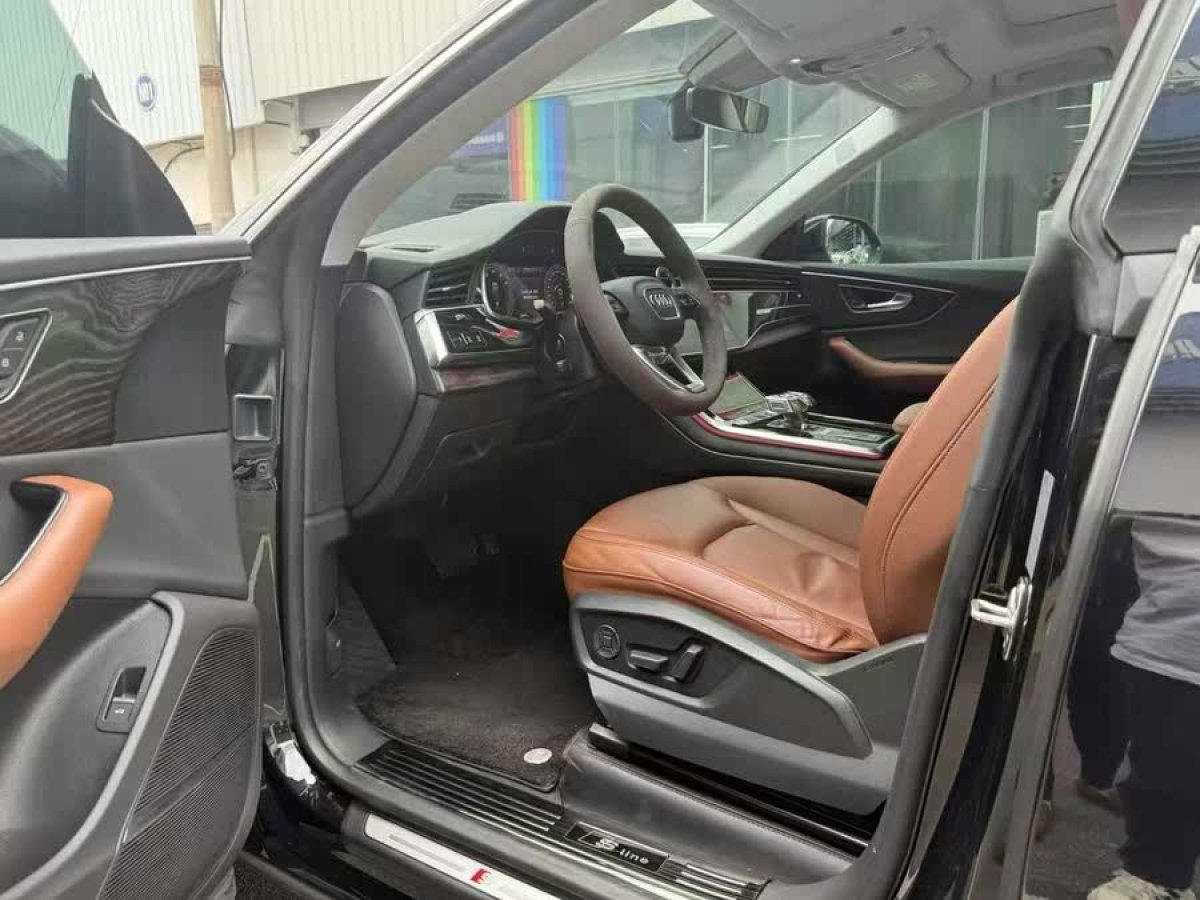 奧迪 奧迪Q8  2019款 55 TFSI 豪華動(dòng)感型圖片