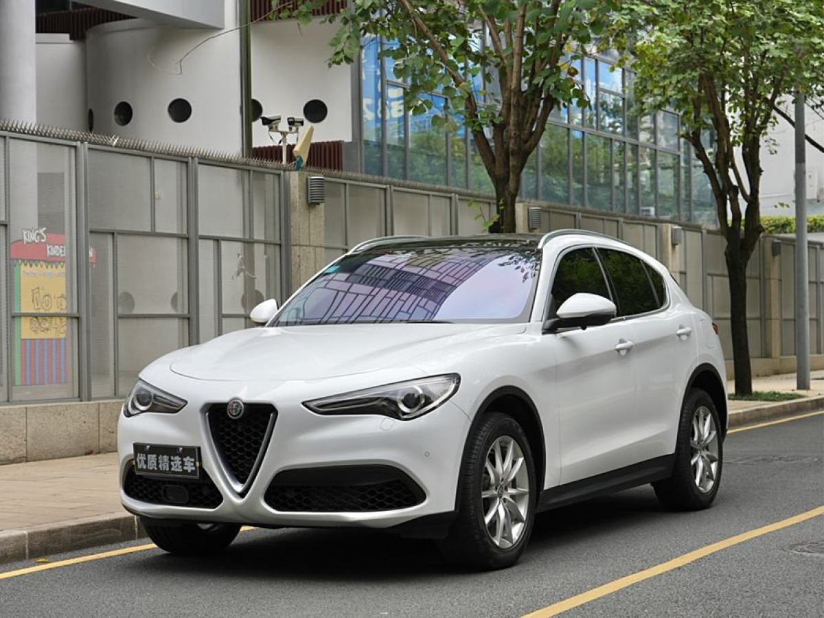 2019年3月阿爾法·羅密歐 Stelvio  2017款 2.0T 200HP 豪華版