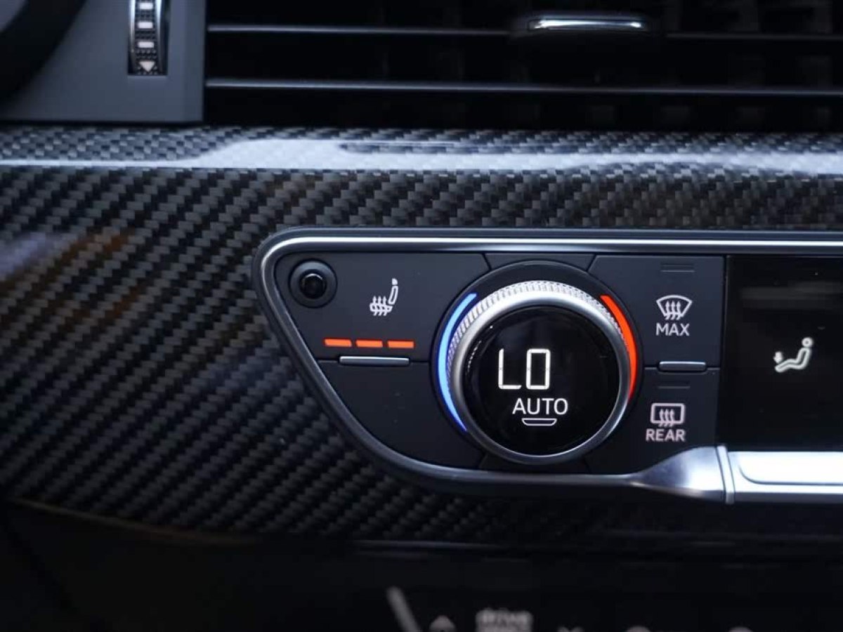 奧迪 奧迪A4L  2022款 45 TFSI quattro 臻選動(dòng)感型圖片